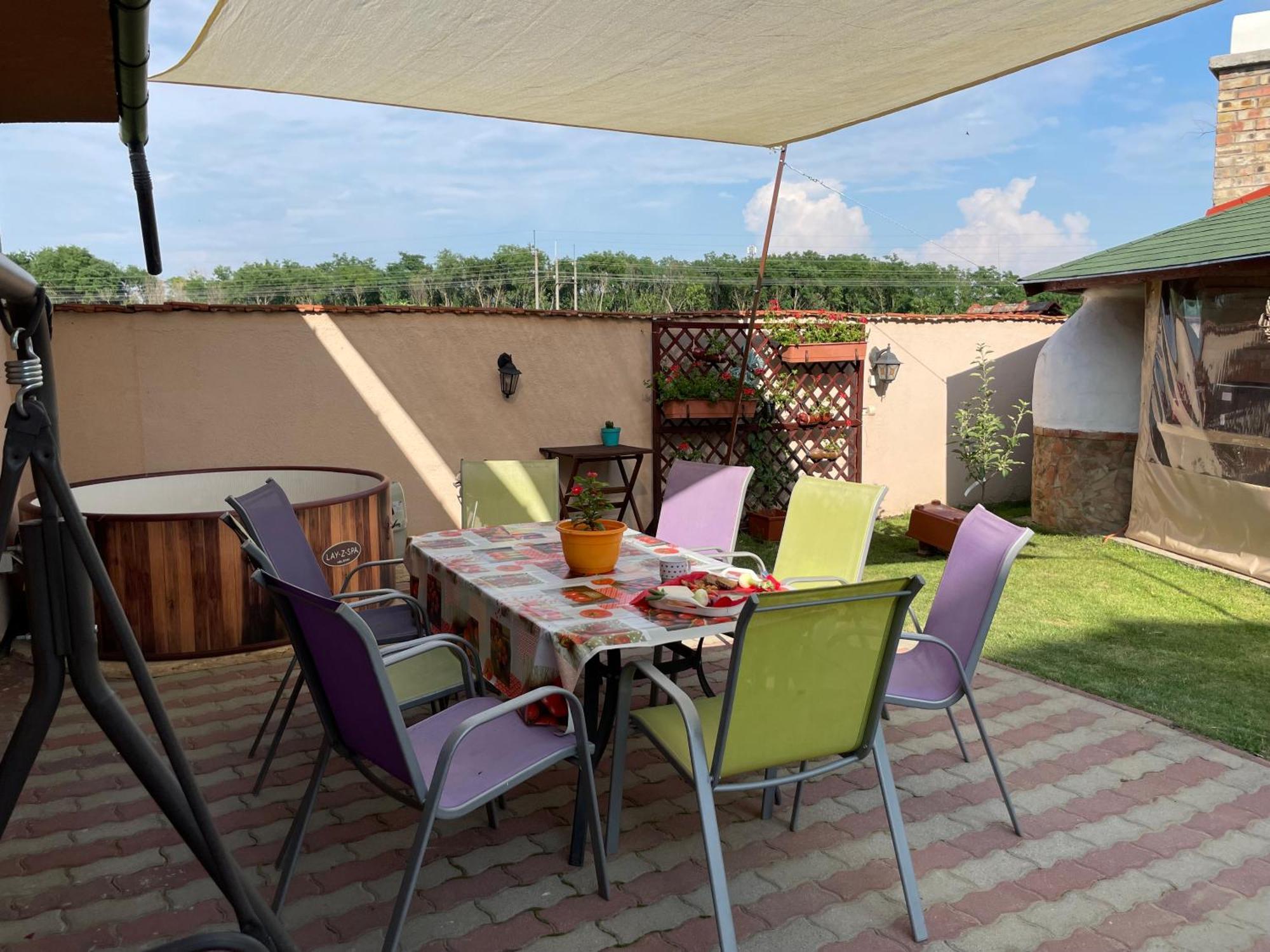 Linett Apartman Hajdúszoboszló Exterior foto