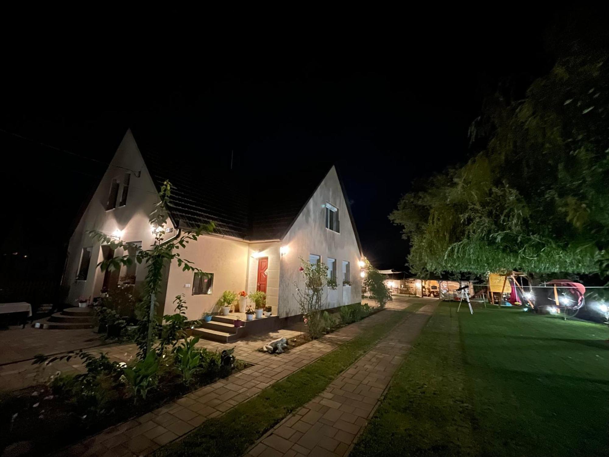 Linett Apartman Hajdúszoboszló Exterior foto