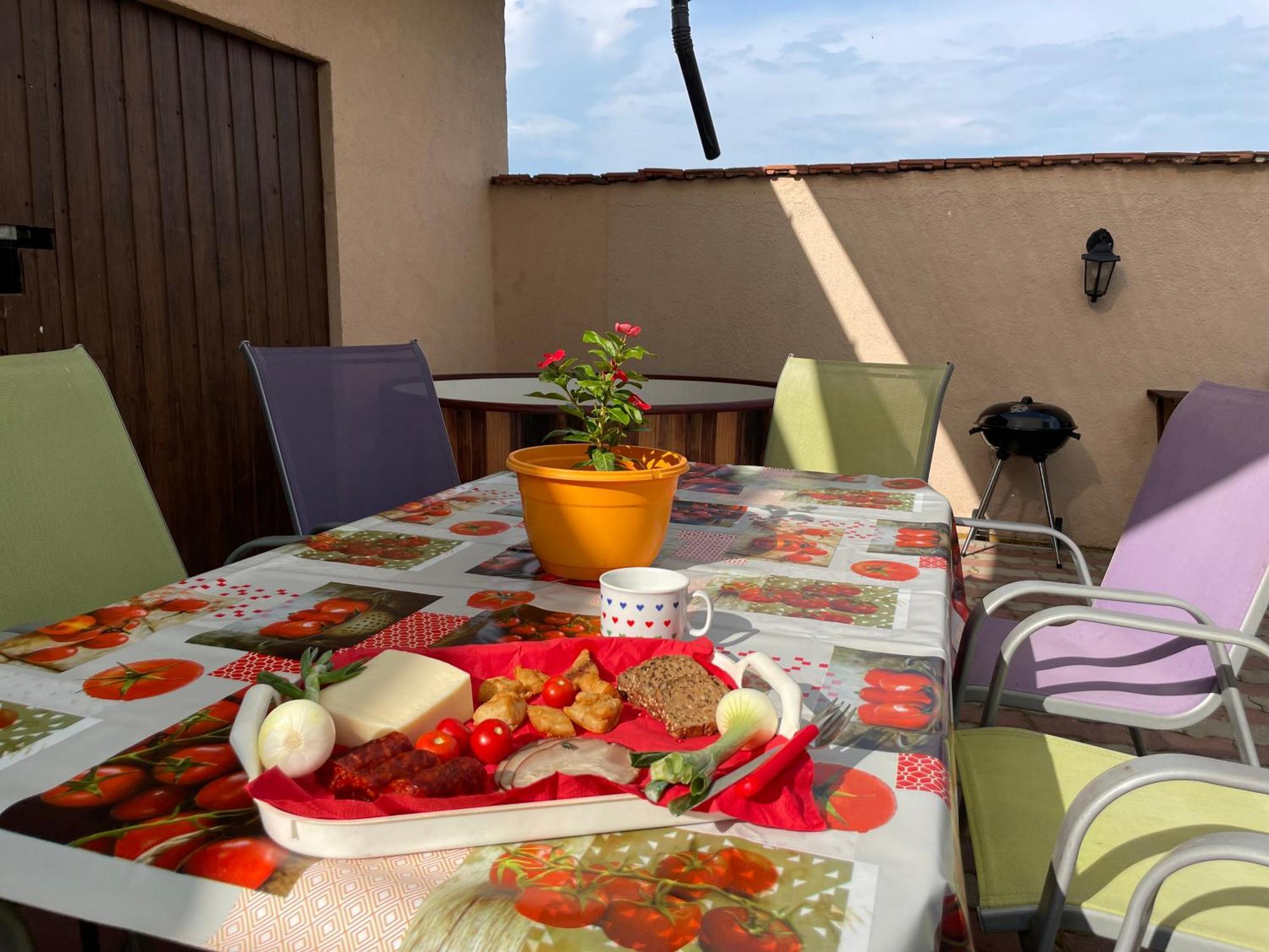 Linett Apartman Hajdúszoboszló Exterior foto