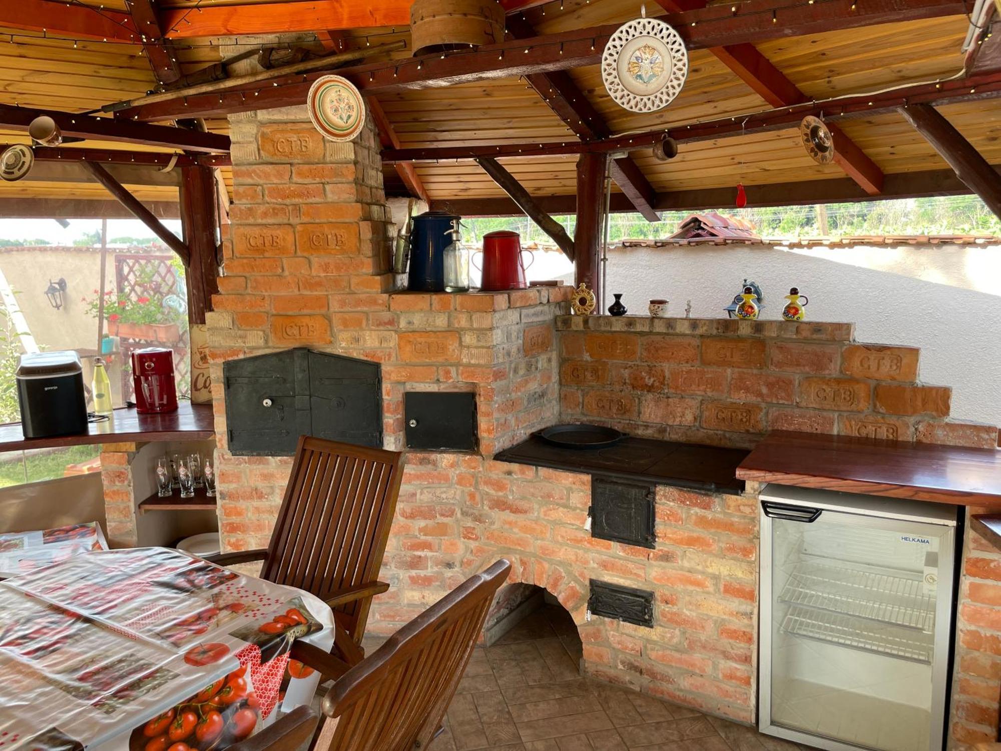 Linett Apartman Hajdúszoboszló Exterior foto