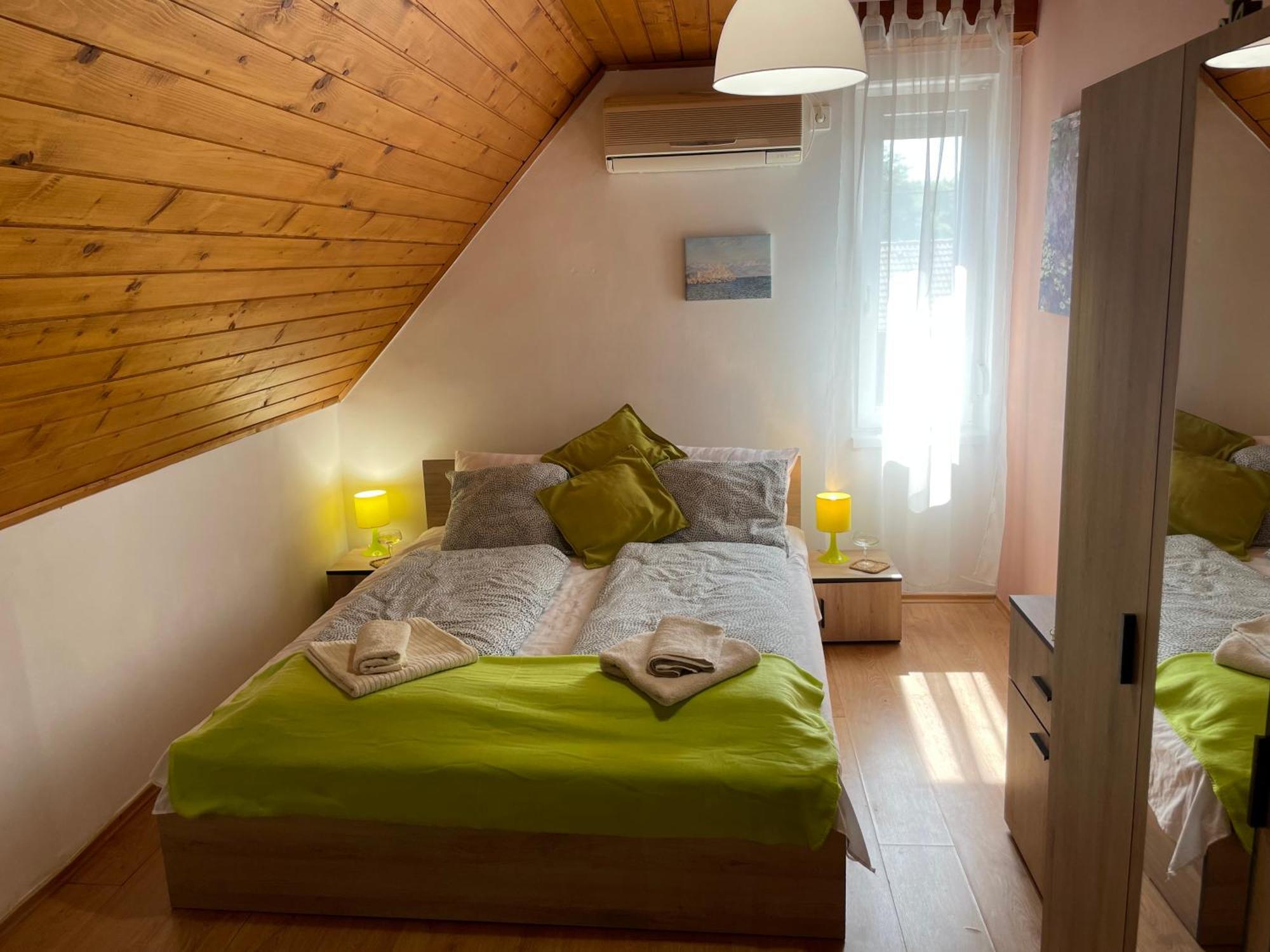Linett Apartman Hajdúszoboszló Exterior foto