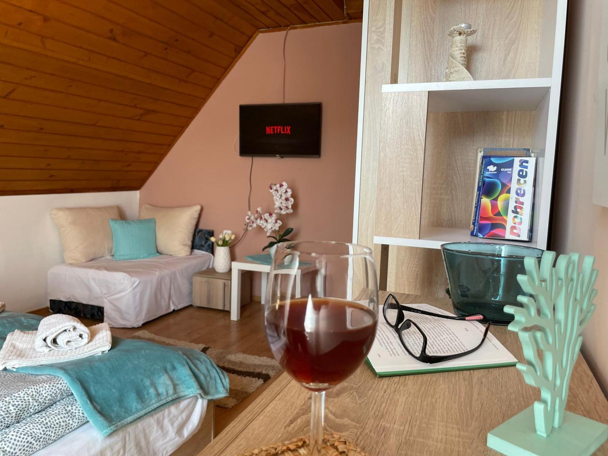 Linett Apartman Hajdúszoboszló Exterior foto