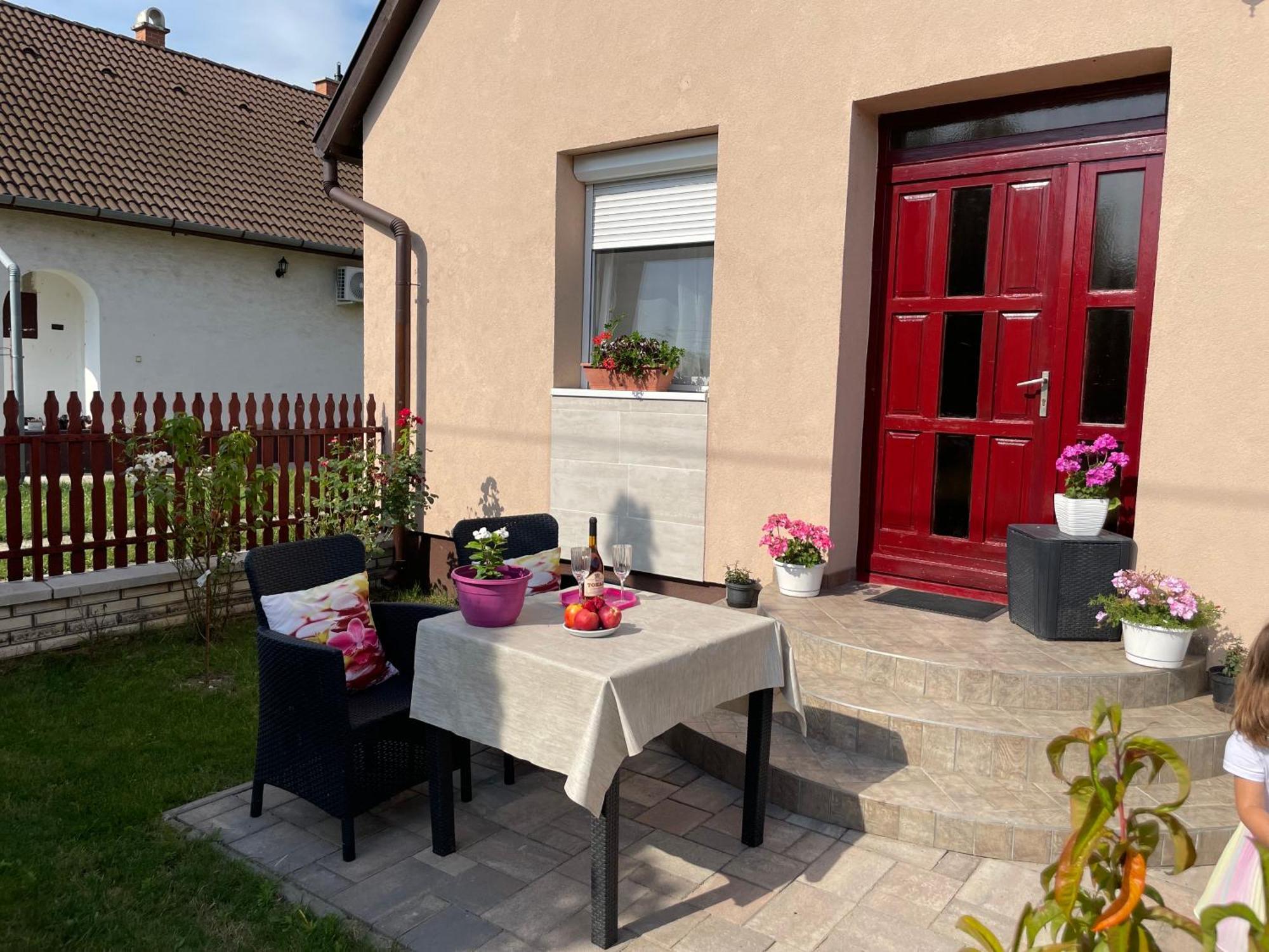 Linett Apartman Hajdúszoboszló Exterior foto