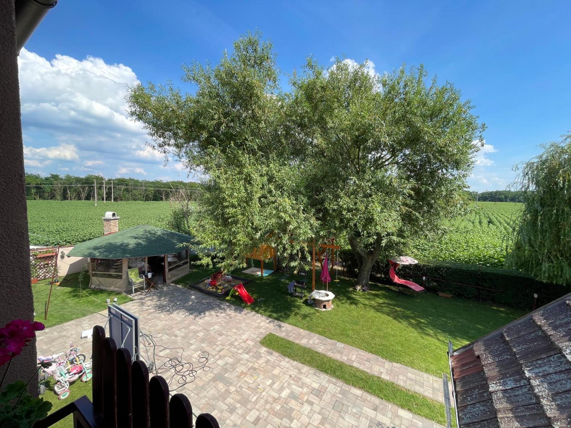 Linett Apartman Hajdúszoboszló Exterior foto